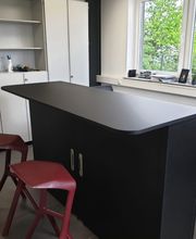 Genese My Cabinet mit Aufsatzplatte