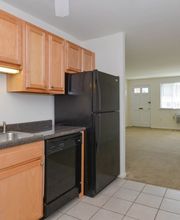 Concord Court Apartments image 6