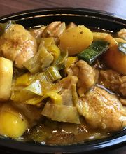 Curryhuhn auf Rhabarber-Apfel-Lauch-Gemüse. Leicht scharf.

Schärfegrad kann bei Bestellung frei gewählt werd