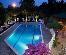 Tropic Hotel image 11