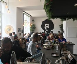 Le Hippie Chic Café image 2