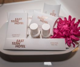 Machen Sie einem lieben Menschen eine Freude und verschenken einen Wertgutschein für unser Hotel. Die Bestellung sollte bis spätestens einen Tag vor gewünschtem Erhalt bei uns eingehen. Den Gutschein senden wir Ihnen per E-Mail zu.