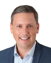Hauptgeschäftsstellenleiter Dominik Selmeier