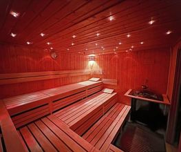 Die Sauna - Karl marx' heiß Bild 2