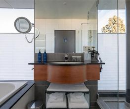 Suite City View - Bathroom