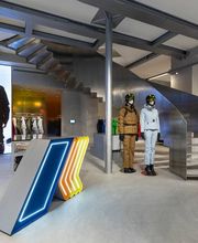 K-Way 9 Milano immagine 7