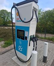 Shell Recharge Charging Station Bild 1