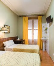 hostal-la-vera-habitacion-caa401f.jpg