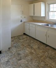 Sunny Crest Manor Apartments image 1