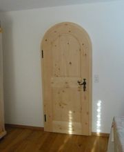 Schreinerei Florin KLG Arvenmöbel & Innenausbau Bild 9