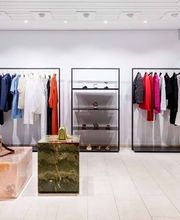 VAREL Kleidergeschäft Bild 2