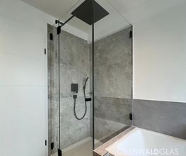 Eckdusche schwarze Beschläge