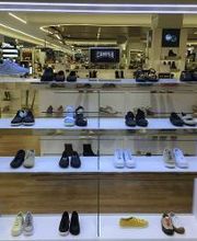 Camper El Corte Ingles Puerto Banus Marbella imagen 2