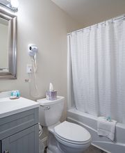 Ocean Glass Inn image 15