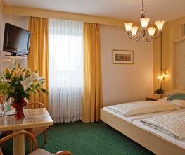 Valentin Dersch Hotel Mayer Bild 8