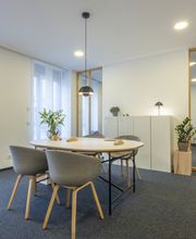 Wir freuen uns, Sie in unseren Räumlichkeiten in der Augsburger Innenstadt begrüßen zu dürfen.