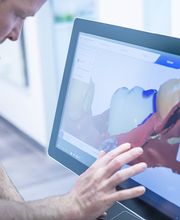 Zahnarztpraxis Haidhausen - Dr.Schleich, C.Pollok, J. Kurpiers Bild 6