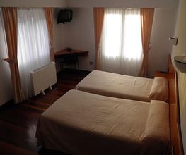hotel-sindika-otxoa-sala-habitacion-03.jpg