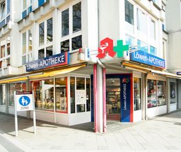 Aussenansicht der Löwen-Apotheke Bergedorf