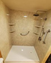 Thirty-3 Bath image 2