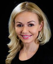 Aleksandra Florek, MD, FAAD image 1