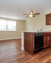 Brooksville Court & Brooksville Green Apartments image 14