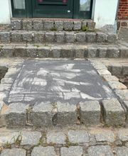 Treppenaufgang mit Granitsteinen
